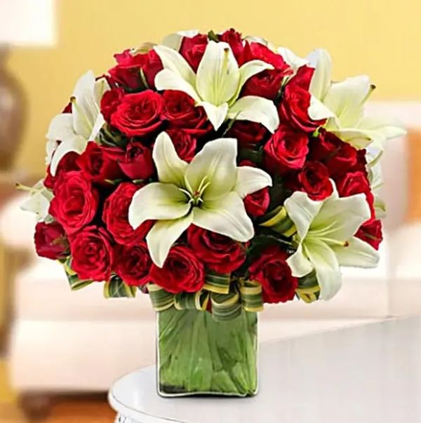 Roses & Lilies With Vase